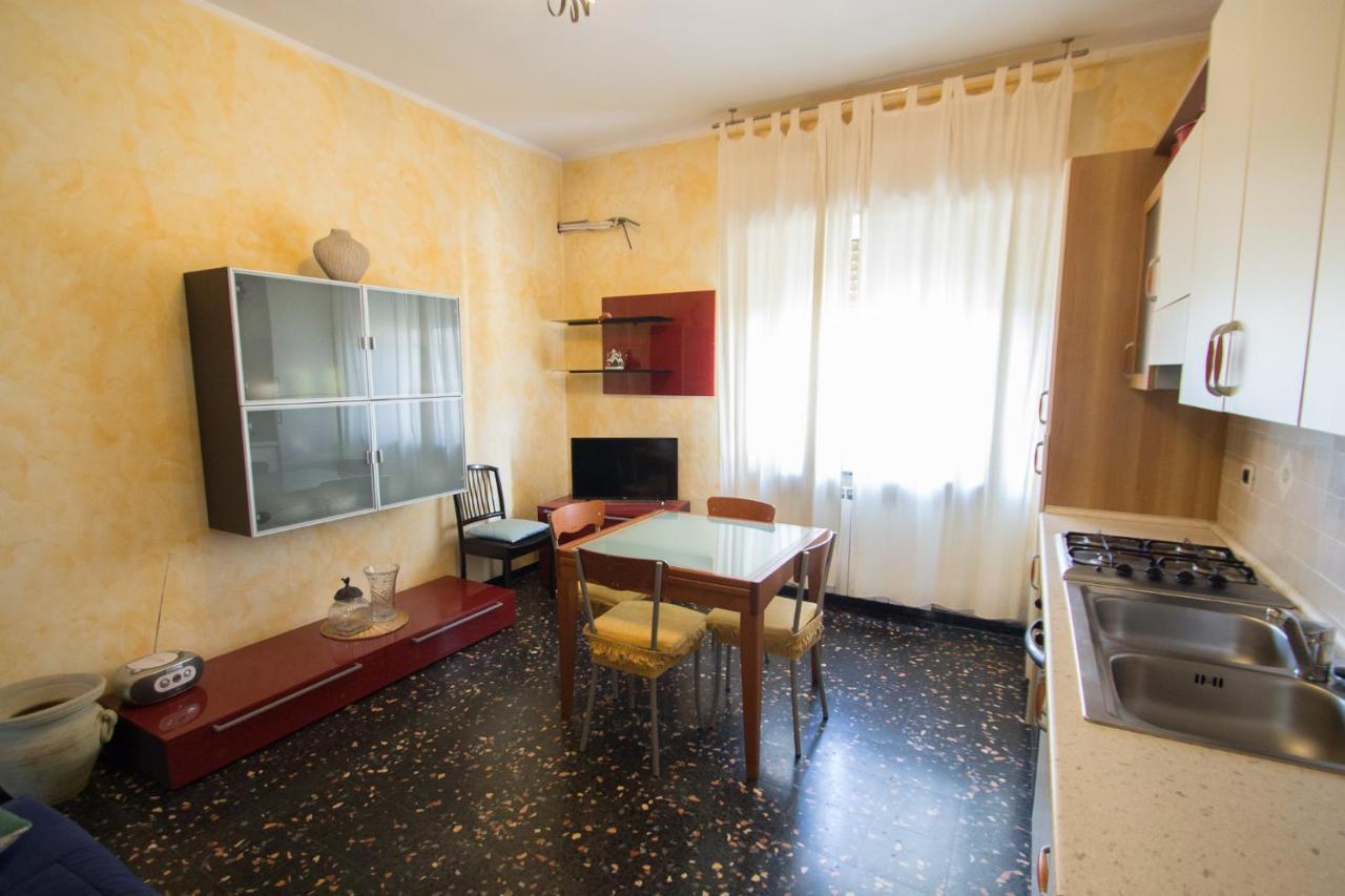 Yellow House Savona Esterno foto